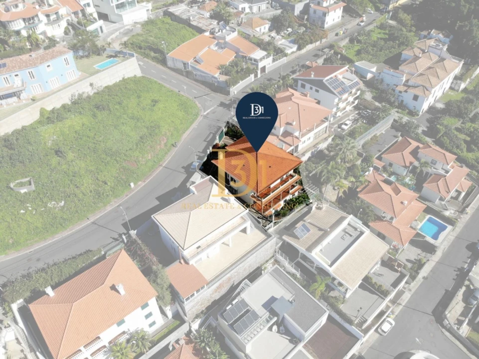 Moradia T4 para Venda em Funchal (Santa Maria Maior) Foto 2