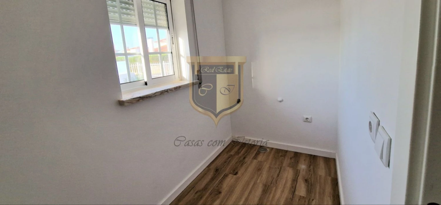 Moradia T3 para Venda em A dos Cunhados e Maceira Foto 5