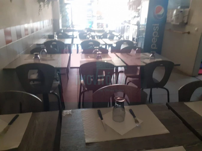 Loja para Trespasse em Seixal, Arrentela e Aldeia de Paio Pires Foto 17