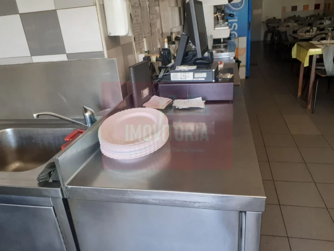 Loja para Trespasse em Seixal, Arrentela e Aldeia de Paio Pires Foto 14