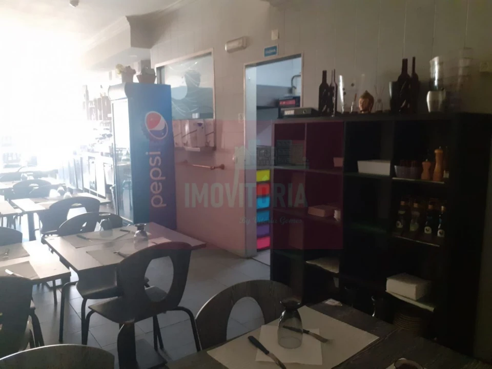 Loja para Trespasse em Seixal, Arrentela e Aldeia de Paio Pires Foto 16