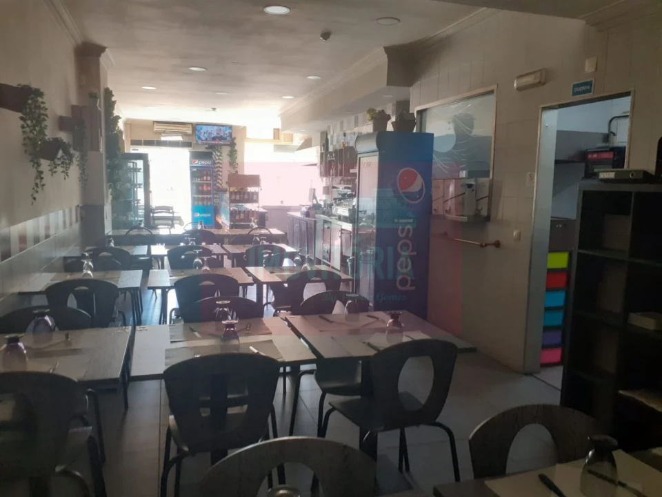 Loja para Trespasse em Seixal, Arrentela e Aldeia de Paio Pires Foto 18