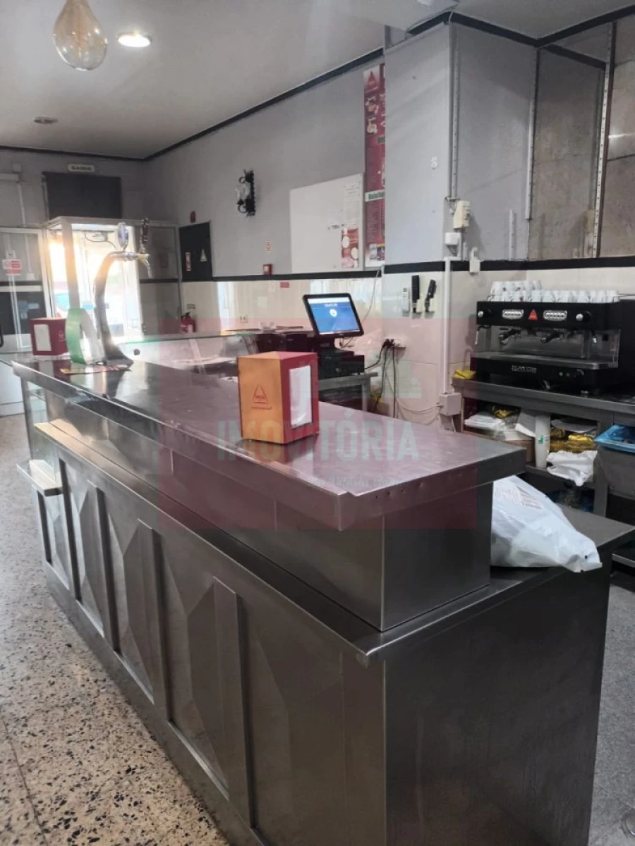 Loja para Trespasse em Alhandra, São João dos Montes e Calhandriz Foto 2