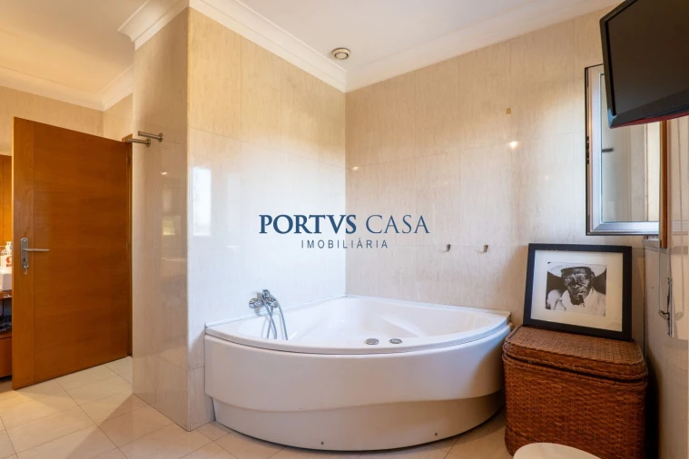 Moradia T3 para Venda em Nogueira e Silva Escura Foto 30