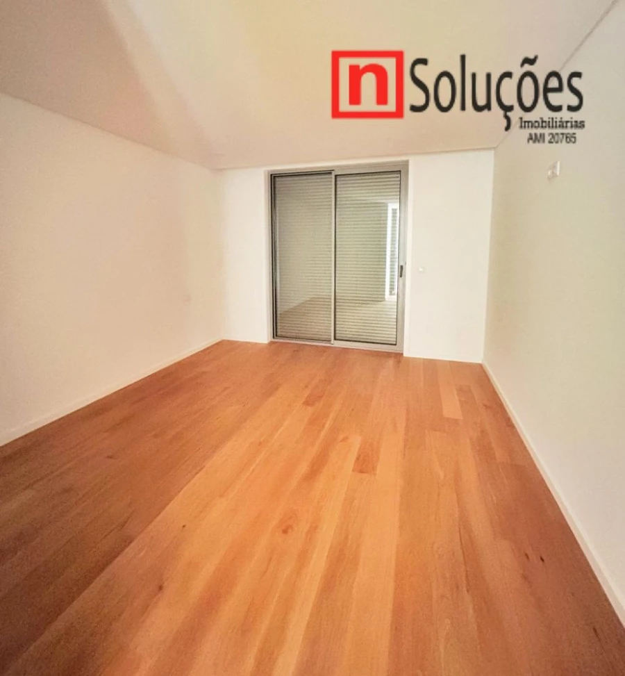 Moradia T6 para Venda em Santo Estêvão Foto 54