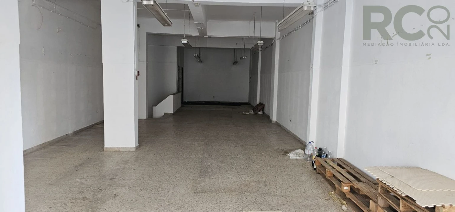 Loja para Venda em Póvoa de Santa Iria e Forte da Casa Foto 5