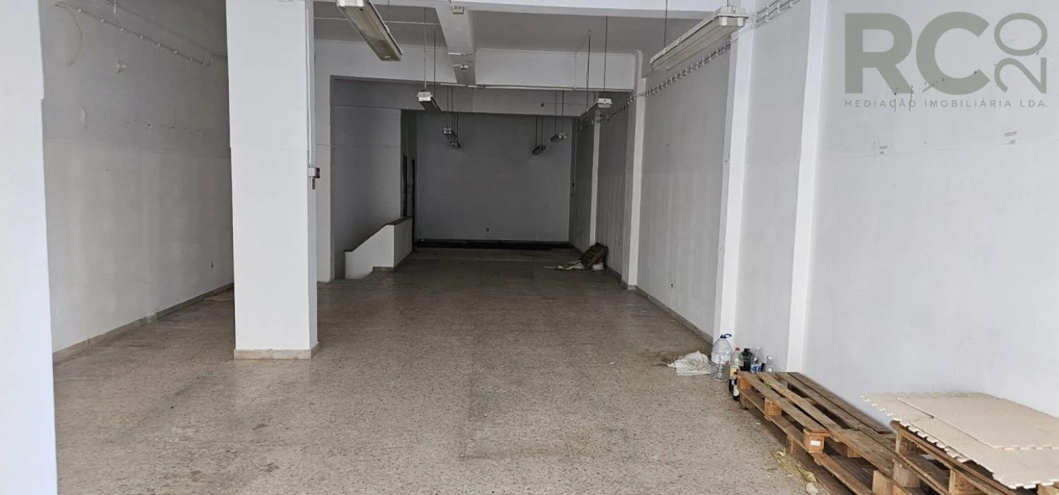 Loja para Venda em Póvoa de Santa Iria e Forte da Casa Foto 3