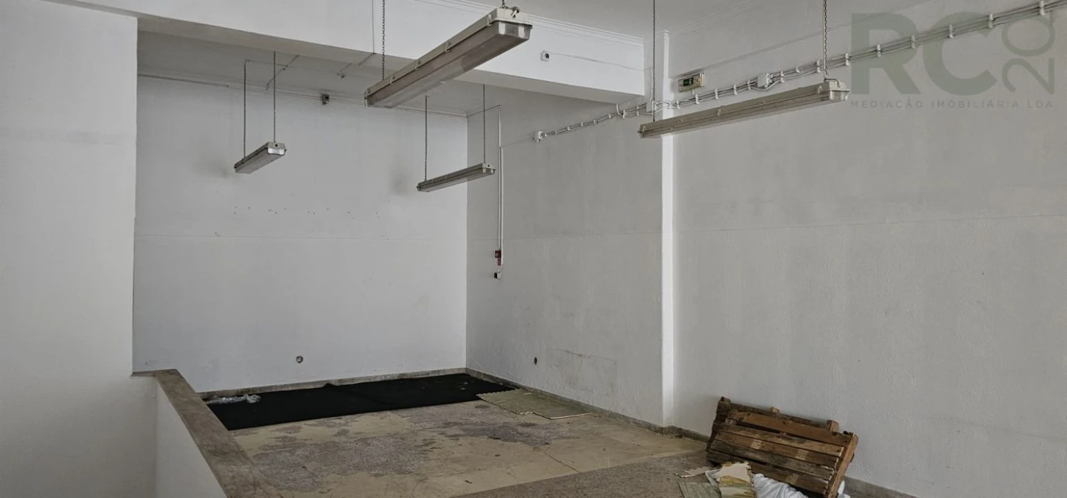 Loja para Venda em Póvoa de Santa Iria e Forte da Casa Foto 6