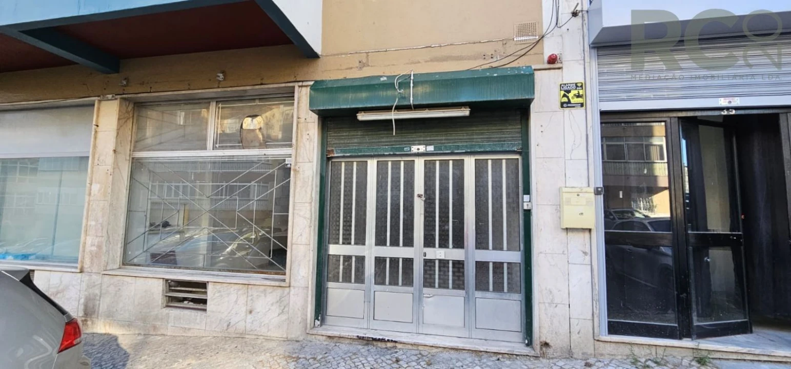 Loja para Venda em Póvoa de Santa Iria e Forte da Casa Foto 1