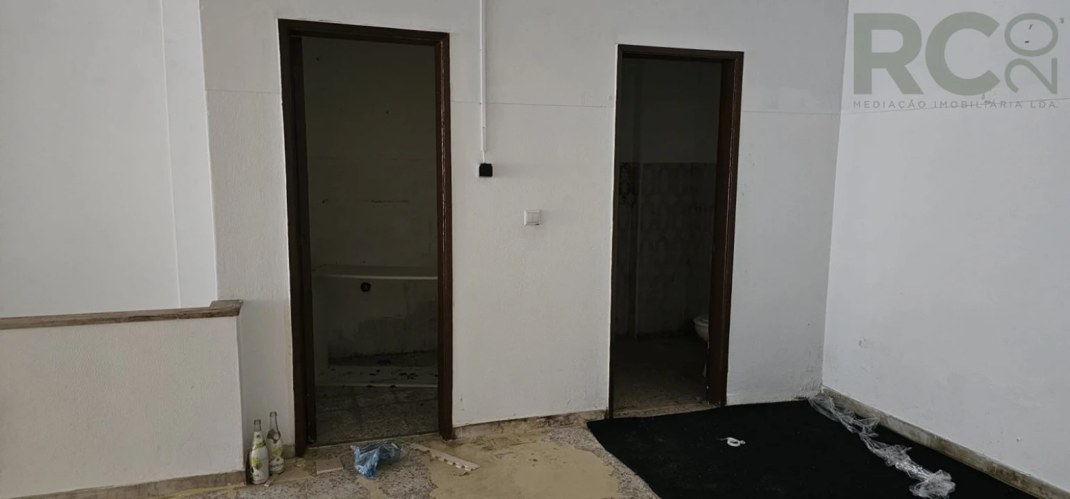 Loja para Arrendamento em Póvoa de Santa Iria e Forte da Casa Foto 3