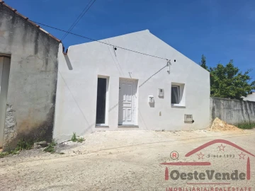 Moradia T1 para Venda em Moita dos Ferreiros