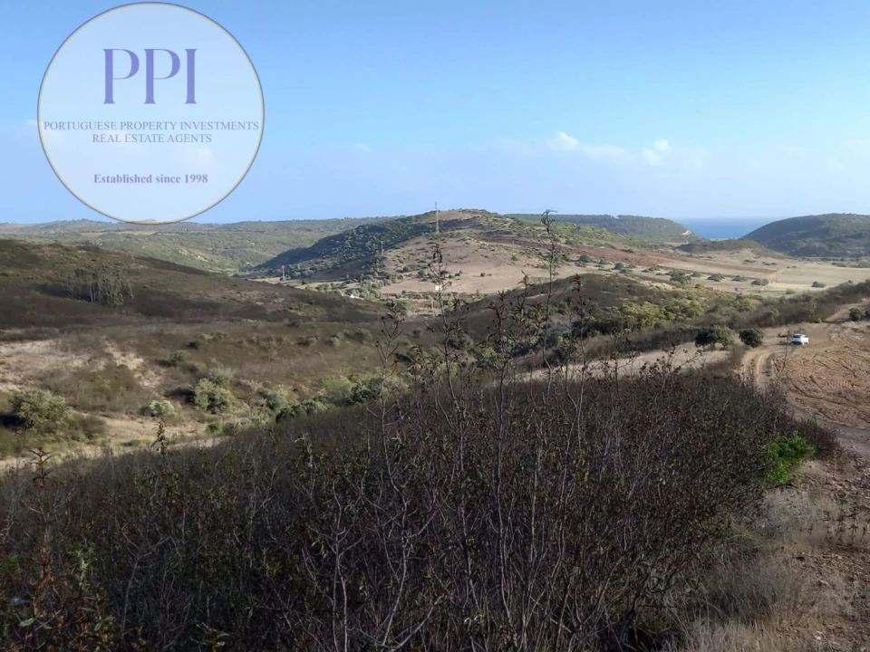 Terreno para Venda em Budens Foto 2