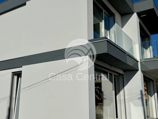 Moradia T3 para Venda em São Domingos de Rana Foto 19