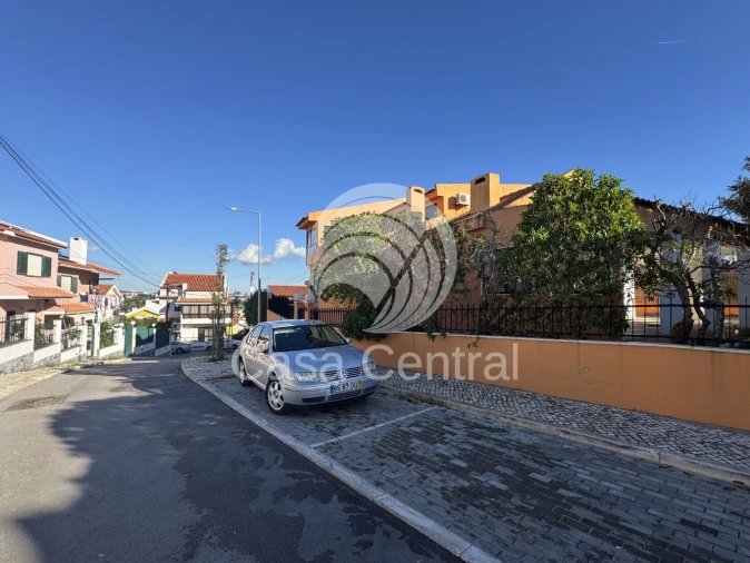 Moradia T3 para Venda em São Domingos de Rana Foto 17