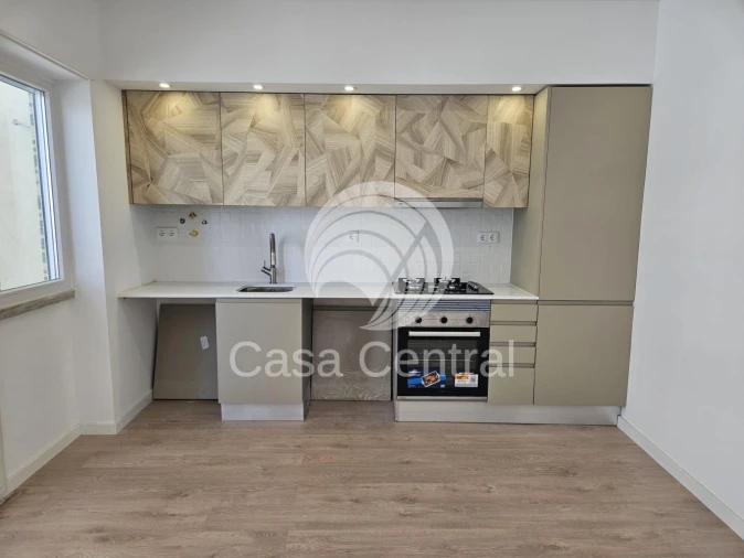 Apartamento T2 para Venda em Almada, Cova da Piedade, Pragal e Cacilhas Foto 3