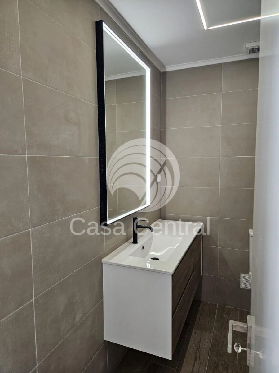 Apartamento T2 para Venda em Almada, Cova da Piedade, Pragal e Cacilhas Foto 11