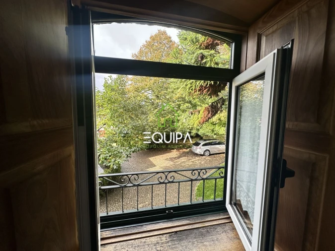 Moradia T4 para Venda em Infias Foto 4