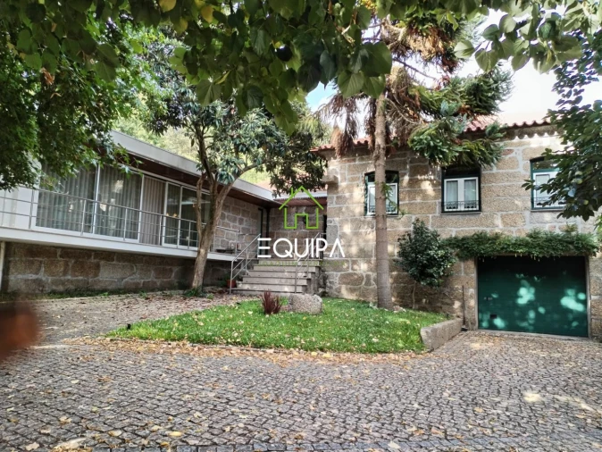 Moradia T4 para Venda em Infias Foto 19