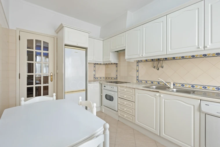 Apartamento T2 para Venda em Peniche Foto 9