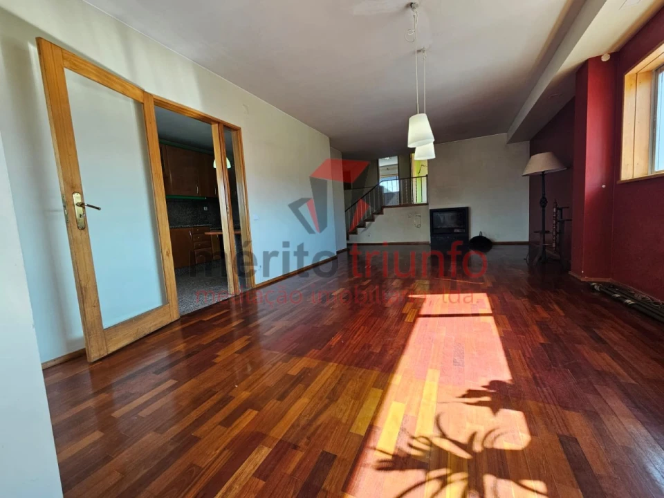 Apartamento T3 para Venda em Vila das Aves Foto 2