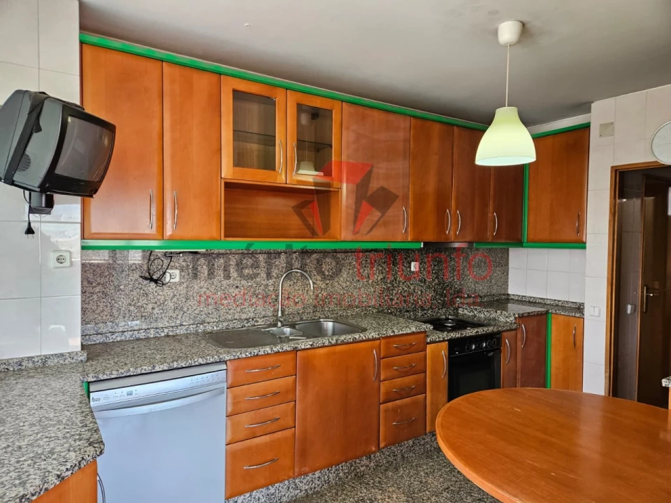 Apartamento T3 para Venda em Vila das Aves Foto 9