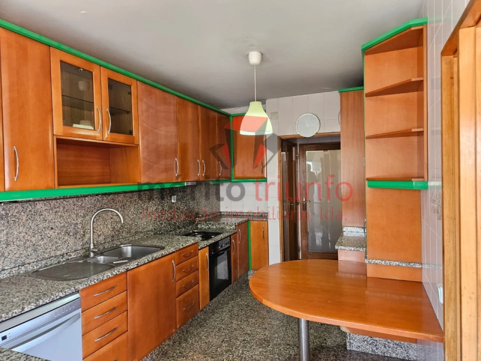 Apartamento T3 para Venda em Vila das Aves Foto 10