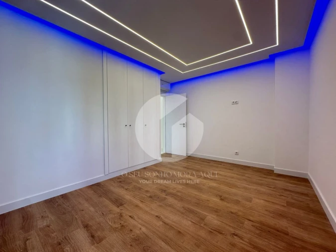 Apartamento T2 para Venda em Quarteira Foto 11