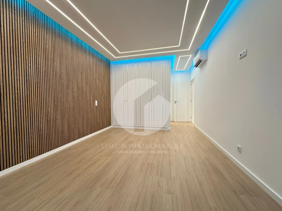 Apartamento T3 para Venda em Quarteira Foto 10