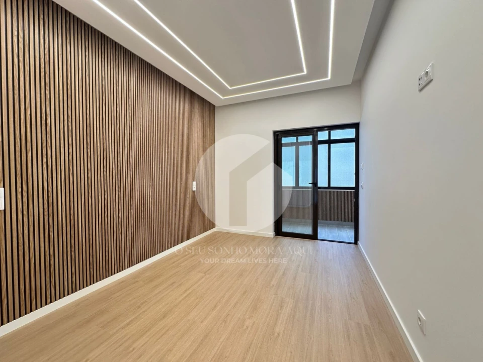 Apartamento T3 para Venda em Quarteira Foto 12