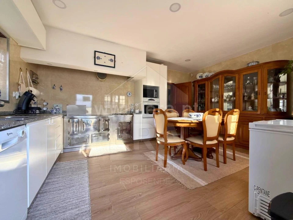 Moradia T5 para Venda em Darque Foto 3