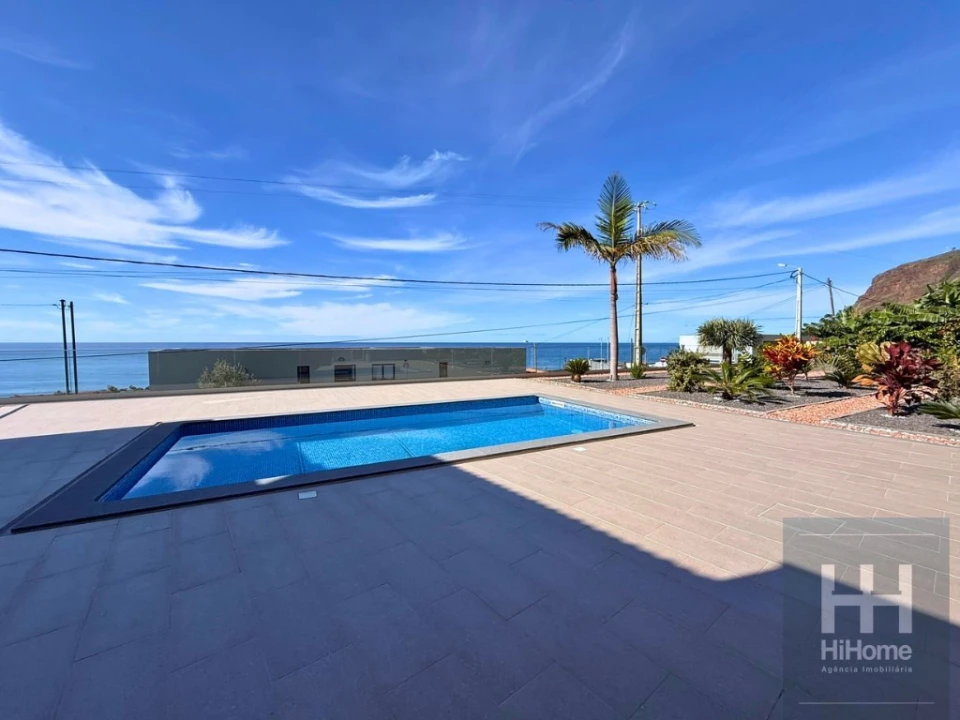 Moradia T4 para Venda em Paul do Mar Foto 4