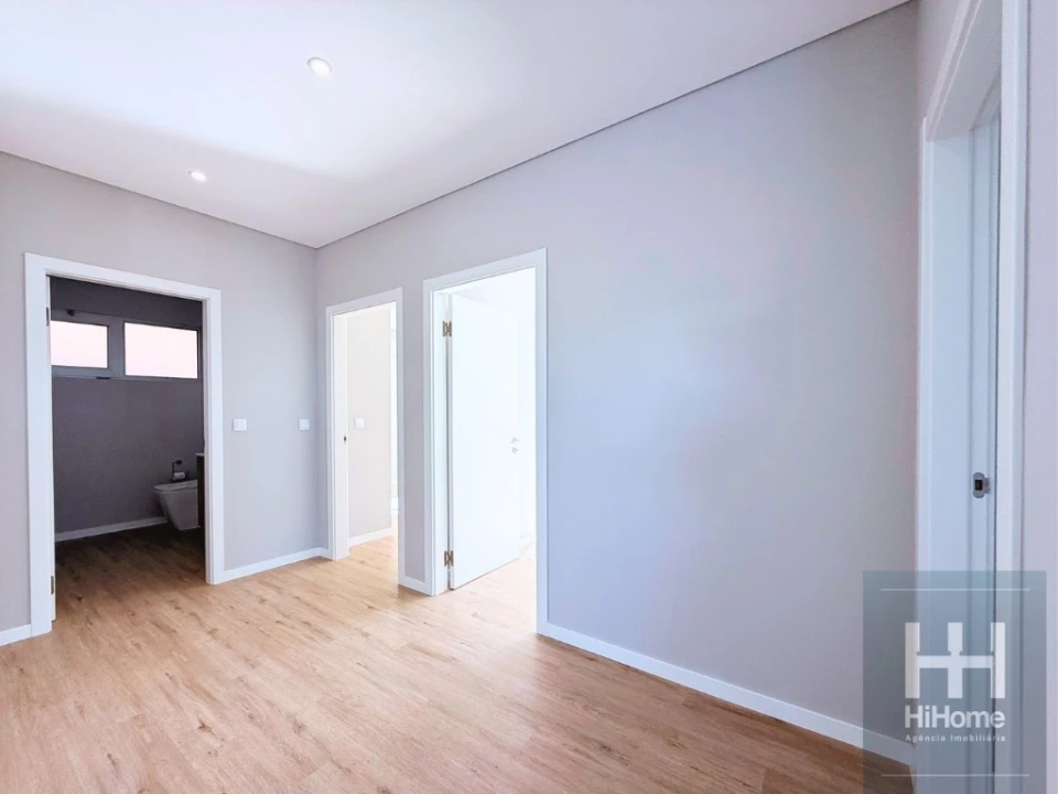 Moradia T4 para Venda em Paul do Mar Foto 16