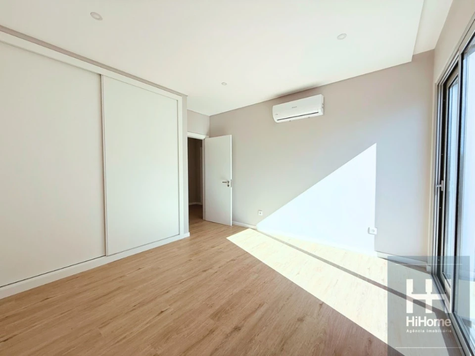 Moradia T4 para Venda em Paul do Mar Foto 19