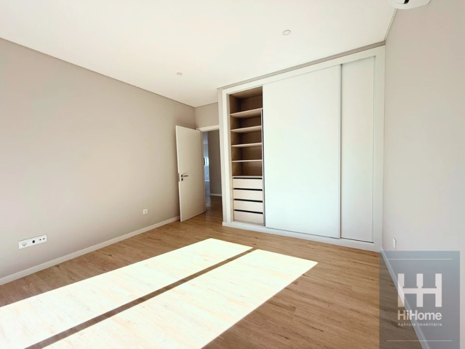 Moradia T4 para Venda em Paul do Mar Foto 23