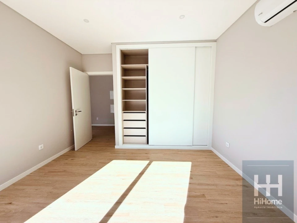 Moradia T4 para Venda em Paul do Mar Foto 25