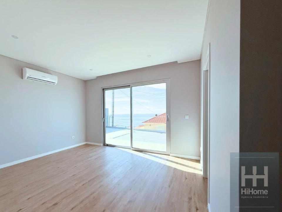 Moradia T4 para Venda em Paul do Mar Foto 26