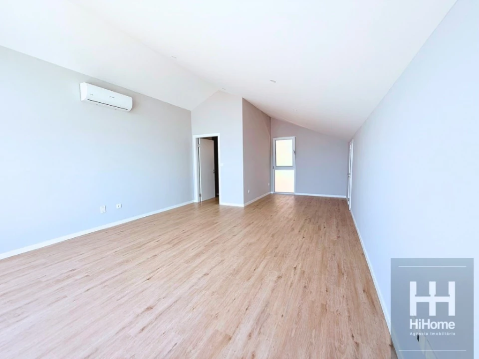 Moradia T4 para Venda em Paul do Mar Foto 29