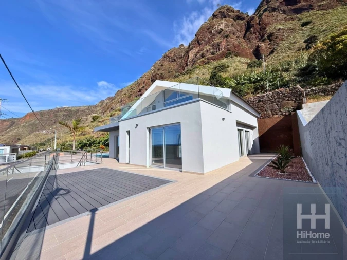 Moradia T4 para Venda em Paul do Mar Foto 6