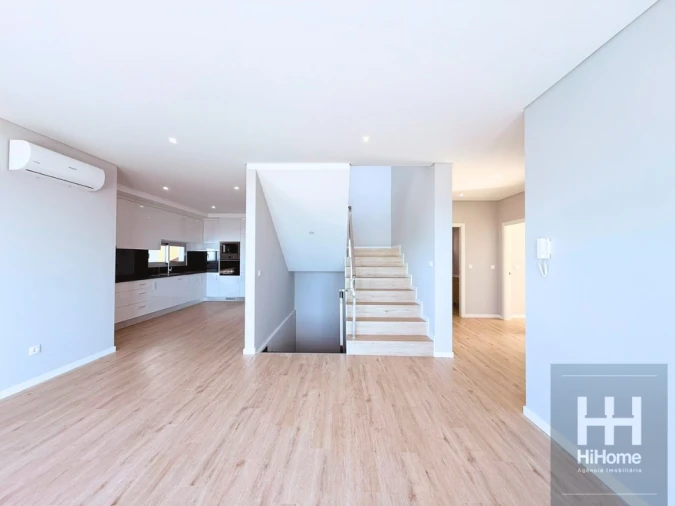 Moradia T4 para Venda em Paul do Mar Foto 14