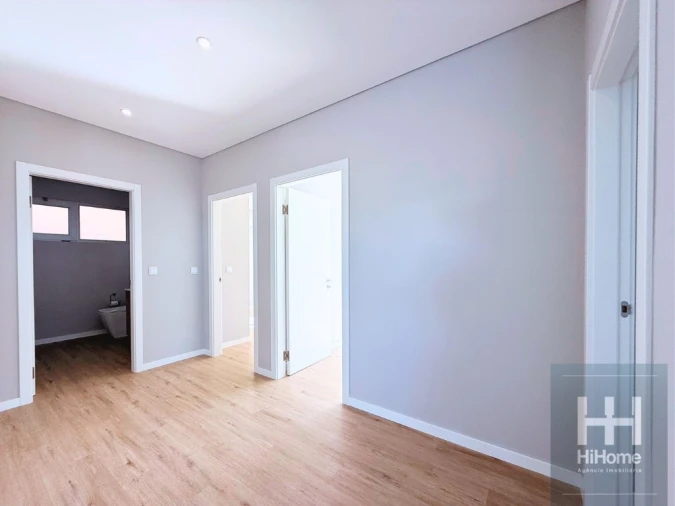 Moradia T4 para Venda em Paul do Mar Foto 16