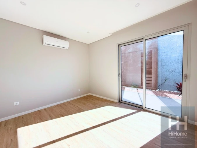 Moradia T4 para Venda em Paul do Mar Foto 20