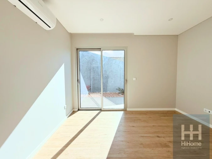 Moradia T4 para Venda em Paul do Mar Foto 22