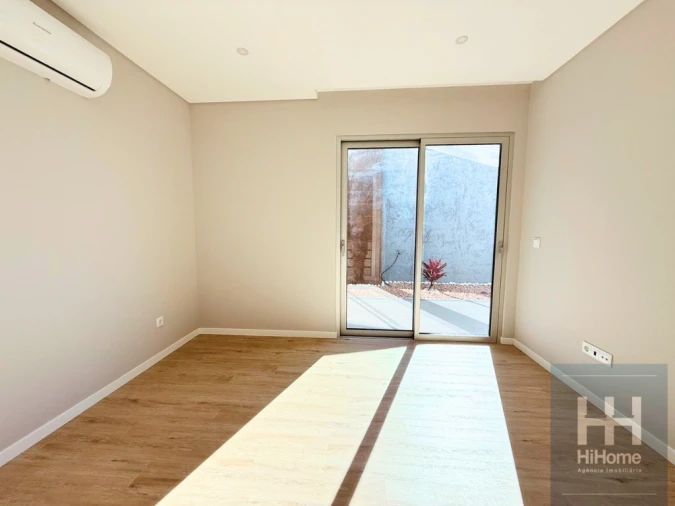 Moradia T4 para Venda em Paul do Mar Foto 24