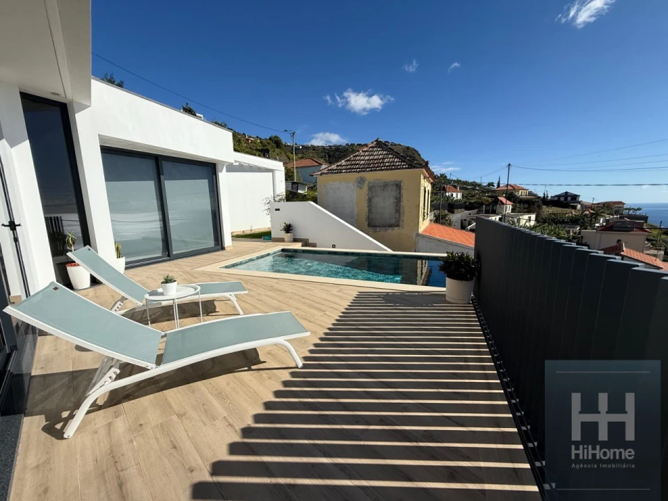 Moradia T3 para Venda em Arco da Calheta Foto 4