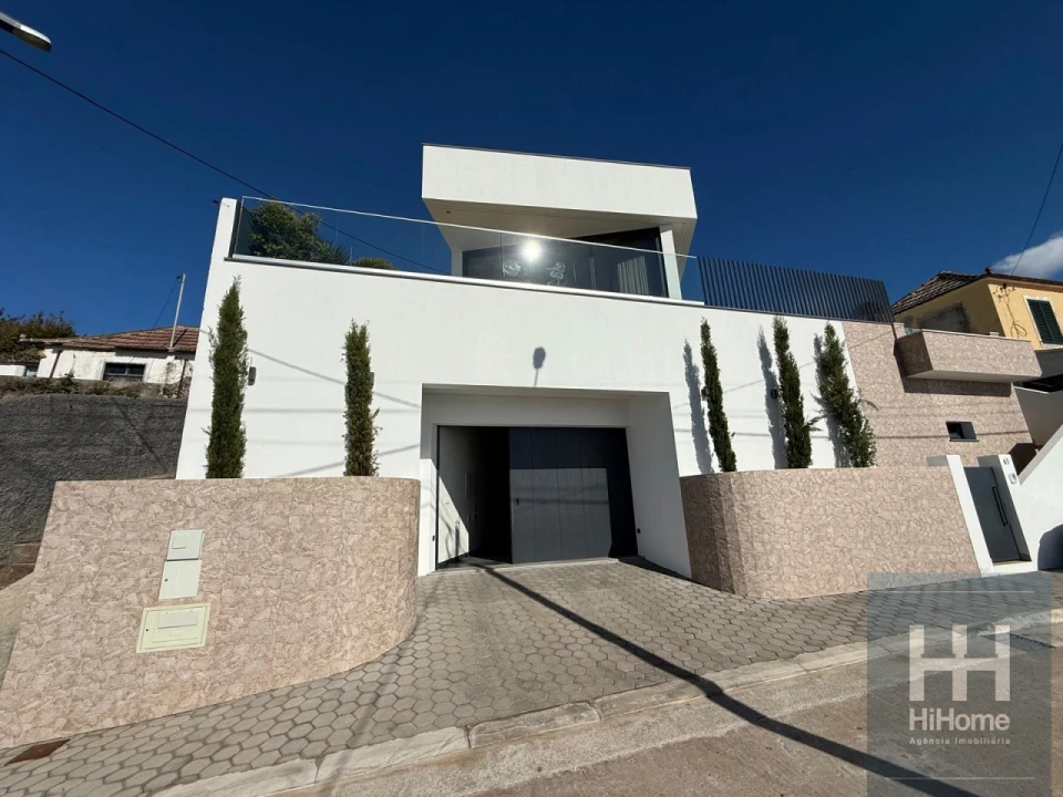 Moradia T3 para Venda em Arco da Calheta Foto 5