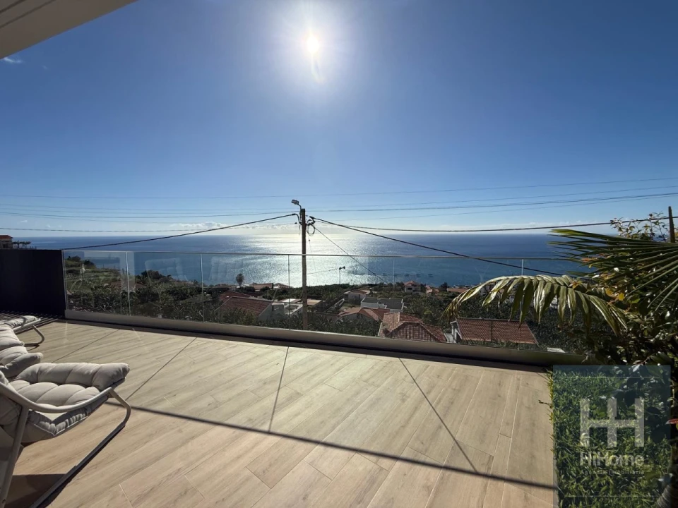 Moradia T3 para Venda em Arco da Calheta Foto 6