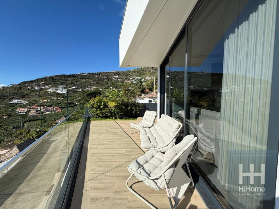 Moradia T3 para Venda em Arco da Calheta Foto 7