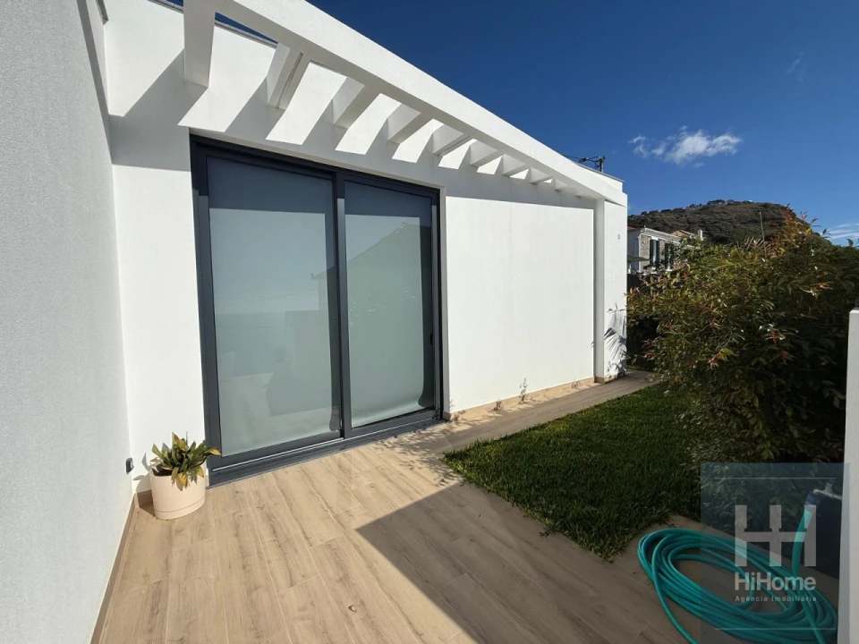 Moradia T3 para Venda em Arco da Calheta Foto 8