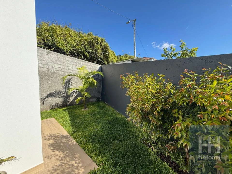 Moradia T3 para Venda em Arco da Calheta Foto 14