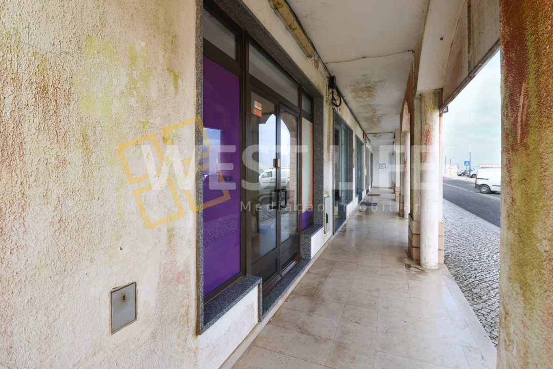 Loja para Arrendamento em Silveira Foto 10